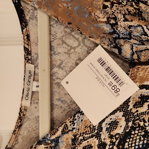 Dress - Picture 3 of 4